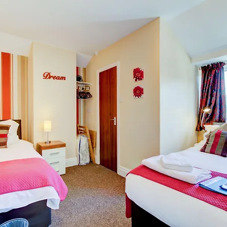 Rose-dene 4*