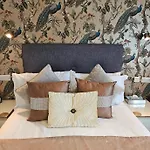 Rose-dene 4*